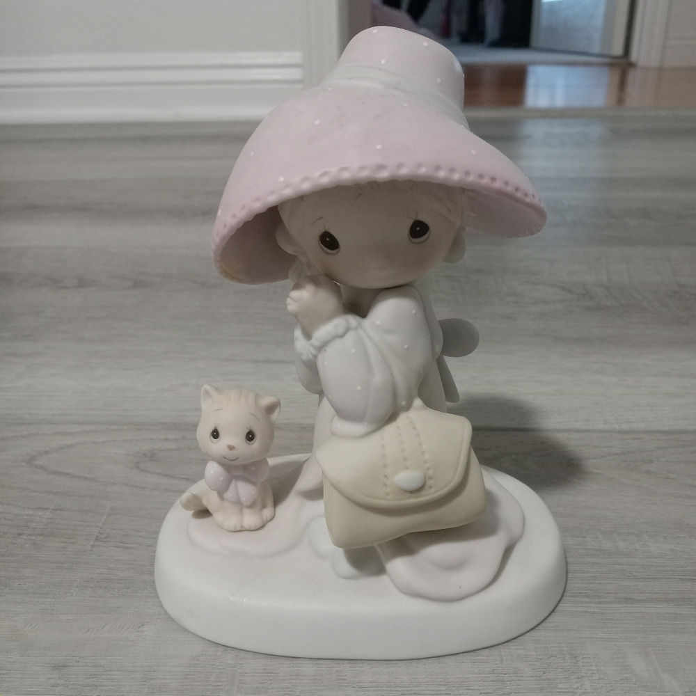 Charming Figurine with Pink Hat and Cream Bag - Picture 1 of 4